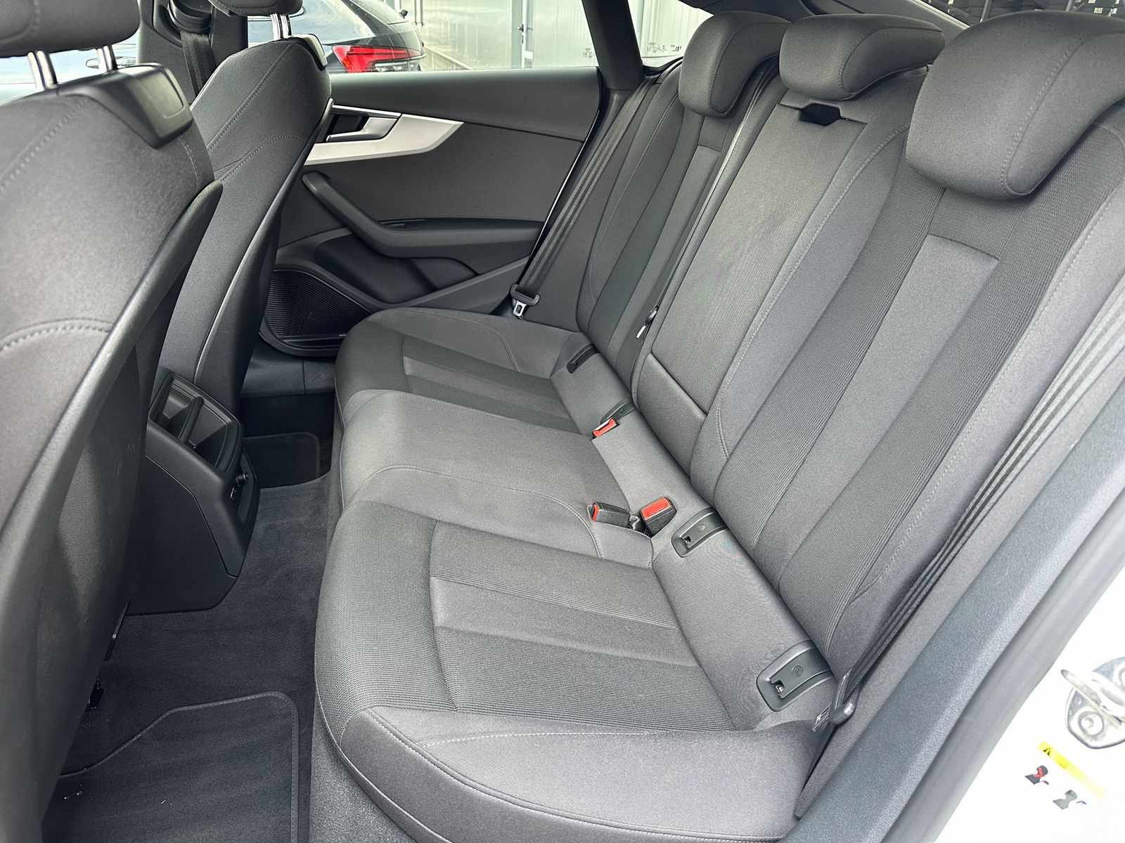 Fahrzeugabbildung Audi A5 SpB 40 TDI Advanced NAV+LED+KAM+PANO+B&O+19ZO
