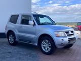 Mitsubishi Pajero 3.2 DI-D Elegance*NUR 162TKM*AHK 2,8 To* - Mitsubishi Pajero aus 2003 mit Diesel-Antrieb