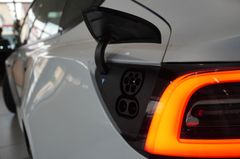 Fahrzeugabbildung Tesla Model 3 PERFORMANCE DUAL-MOTOR NAVI/LED/PILOT+