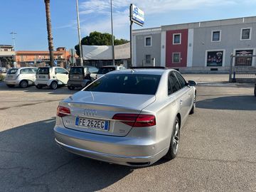 Audi A8 - 7