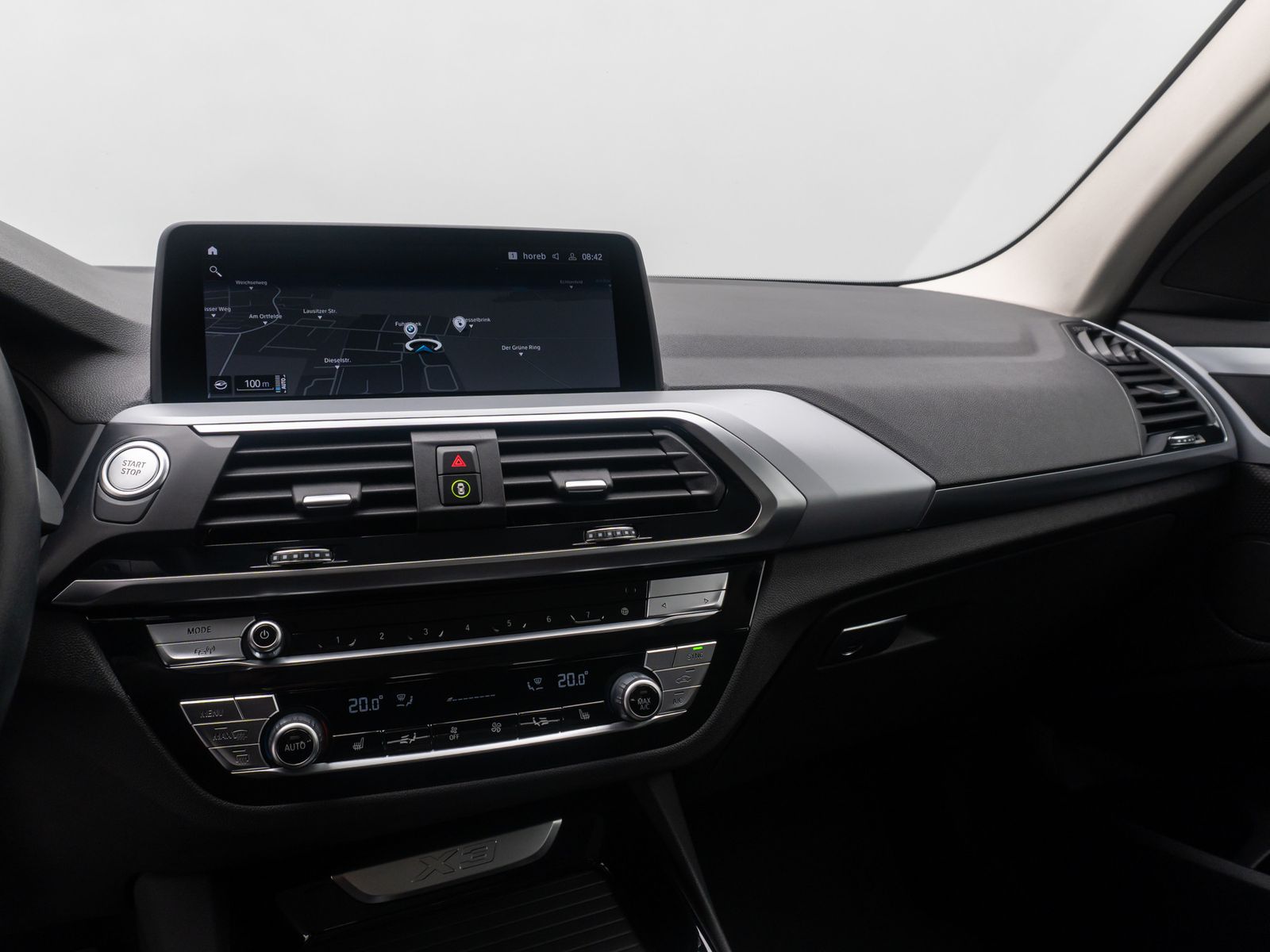 Fahrzeugabbildung BMW X3 xD30e ACC 360°FernlichtAss HiFi Alarm HUD DAB