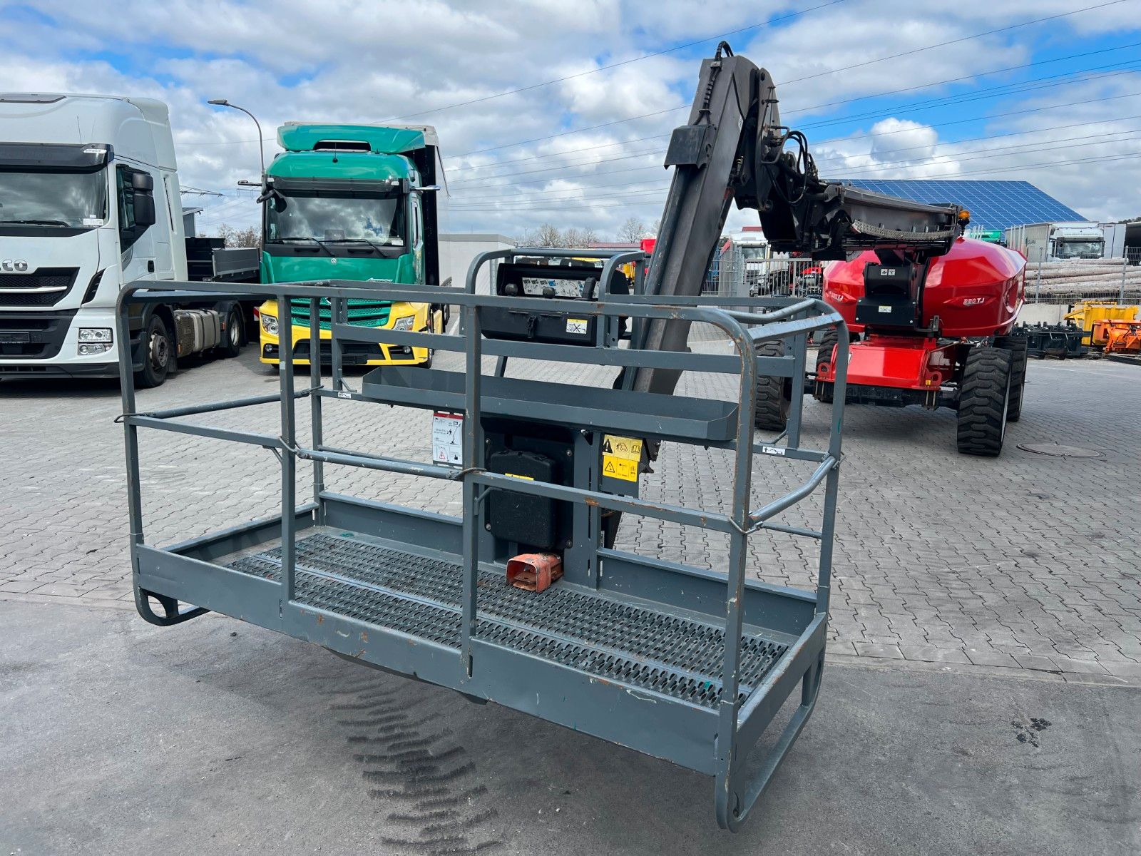 Fahrzeugabbildung Manitou 280 TJ / Arbeitshöhe: 28m / 4x4