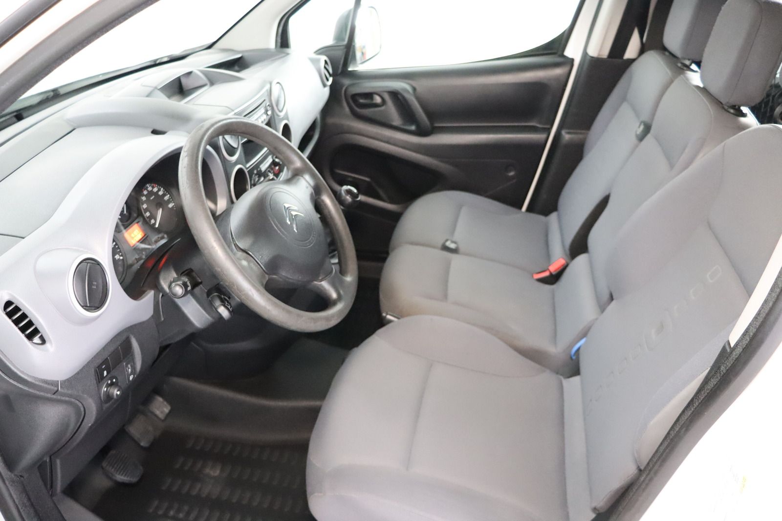 Fahrzeugabbildung Citroën Berlingo Kasten 1.6 HDi * 2 Schiebetüren * AHK *