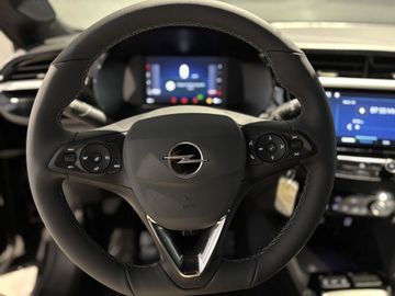 Fotografie 18 des Opel Corsa 1.2 Direct Injection Turbo GS ReNewKnit