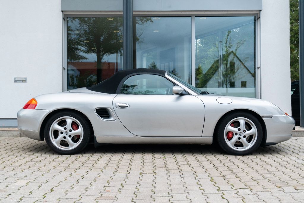 Porsche Boxster S/ SITZHEIZUNG/ CD/ HARMAN/ ALARM/ 18" Porsche Boxster S/ SITZHEIZUNG/ CD/ HARMAN/ ALARM/ 18"