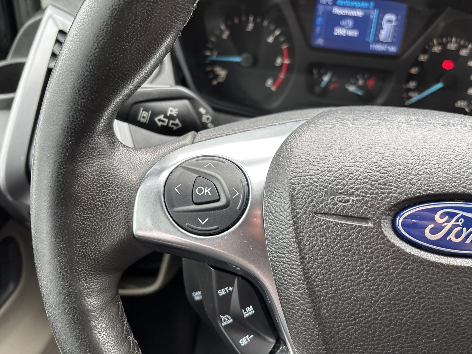 Fahrzeugabbildung Ford Tourneo Custom 310 L2 Trend-8Si-NAVI-KAMERA-AHK-