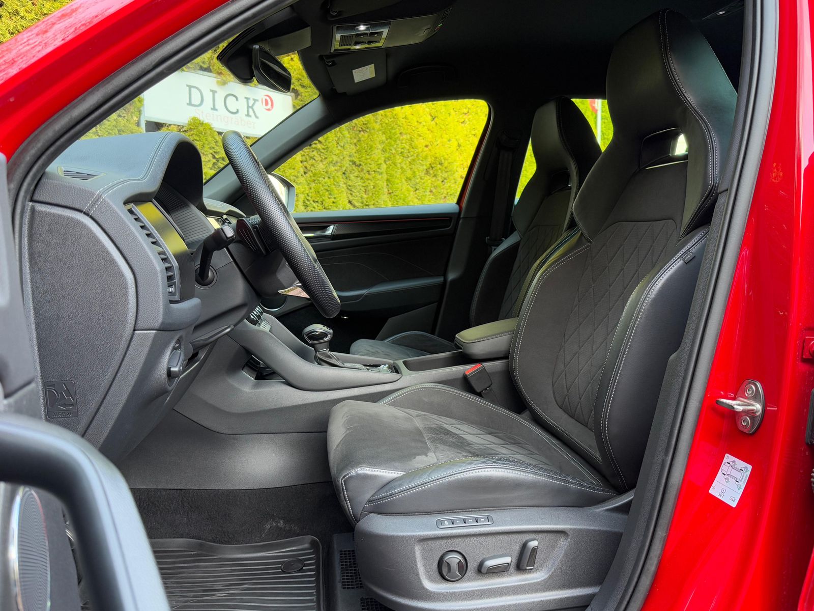 Fahrzeugabbildung SKODA Kodiaq 2.0 TSI 4x4 DSG Sportline MATRIX+SHZ+KAM+