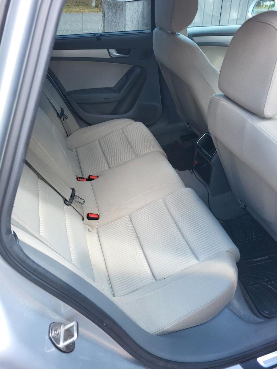 Audi A4 2010 — photo 10