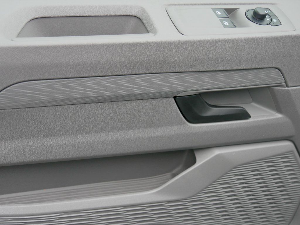 Fahrzeugabbildung Volkswagen New Transporter Kasten 2,0 TDI 81kW 6-Gang Navi
