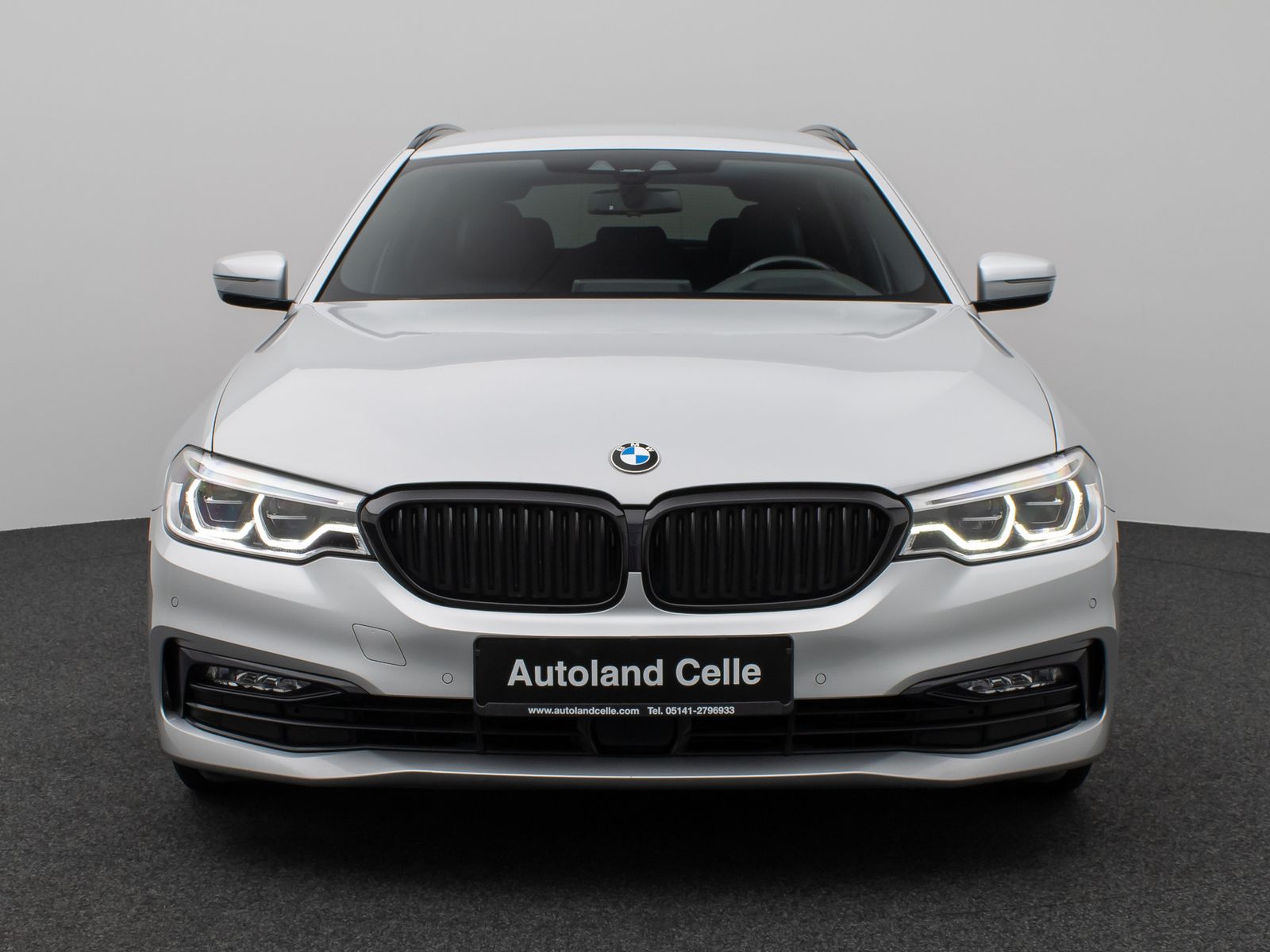 Fahrzeugabbildung BMW 520d  Sport Line HUD HiFi PDC Alarm DisplayKey