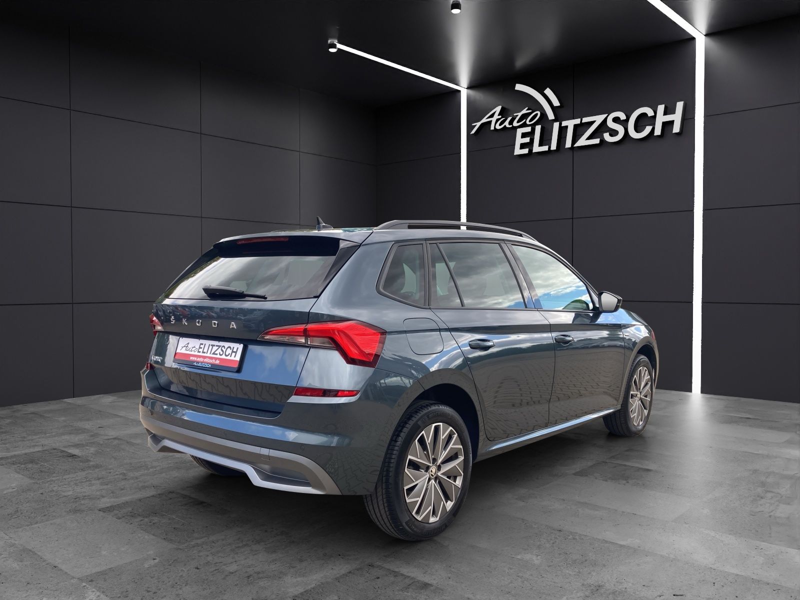 Fahrzeugabbildung SKODA Kamiq TSI Clever LED AHK Navi AID PDC SH