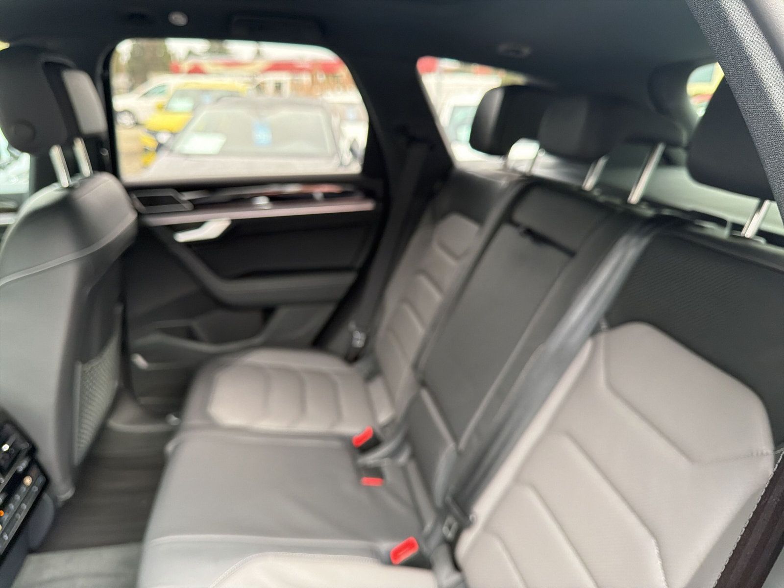 Touareg R-Line 4 Matrix Dynaudio Standh AZV R-Li
