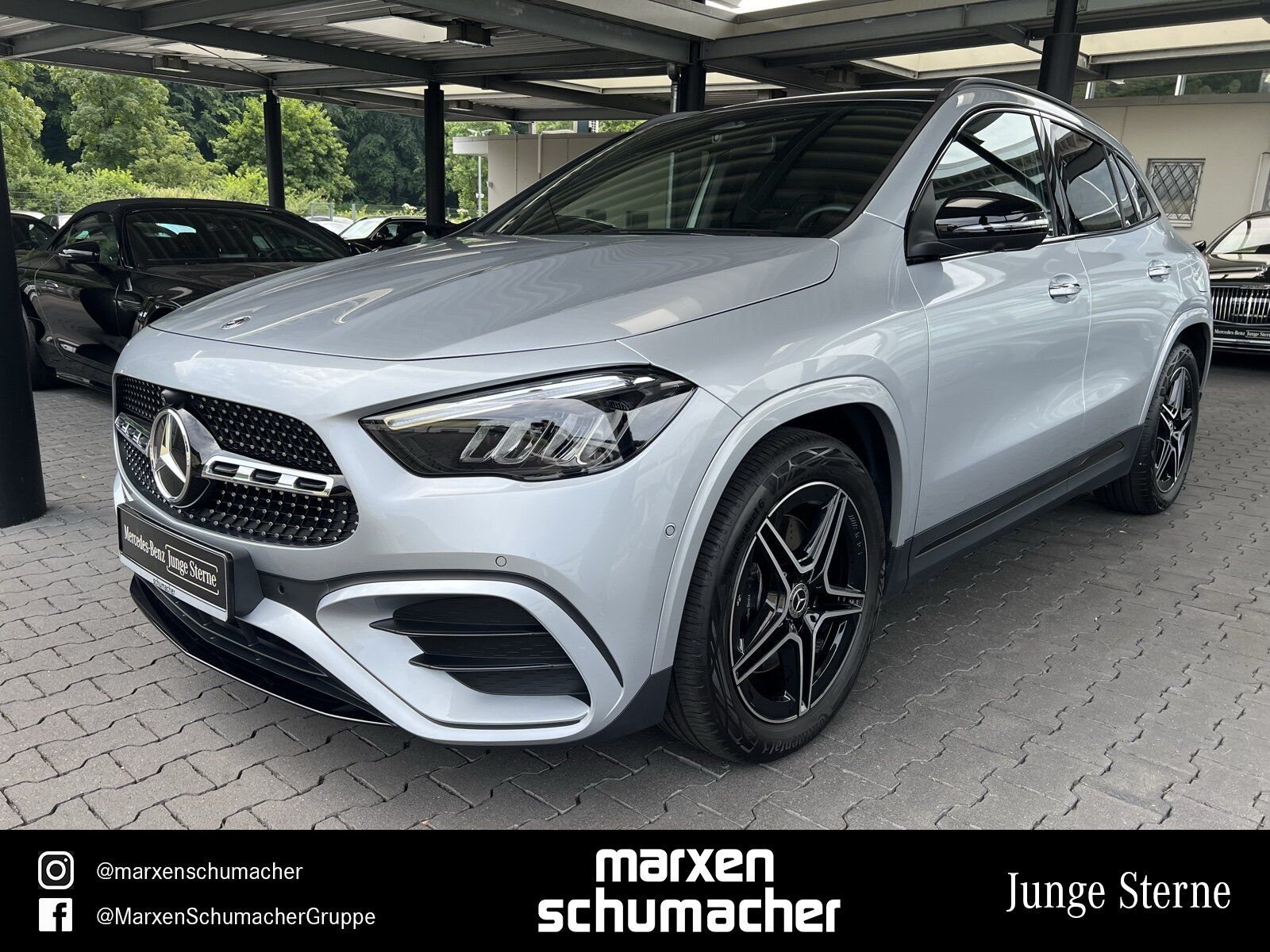 MERCEDES-BENZ GLA 250 4M AMG Pano+360+AHK+Night+Winter+CarPlay
