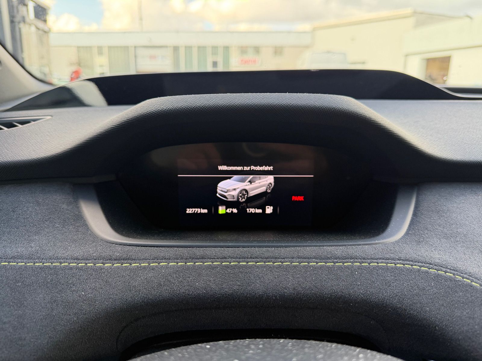 Fahrzeugabbildung SKODA Enyaq RS*ACC*SZHZNG*NAVI*360°*CARPLAY*AMBIENTE*