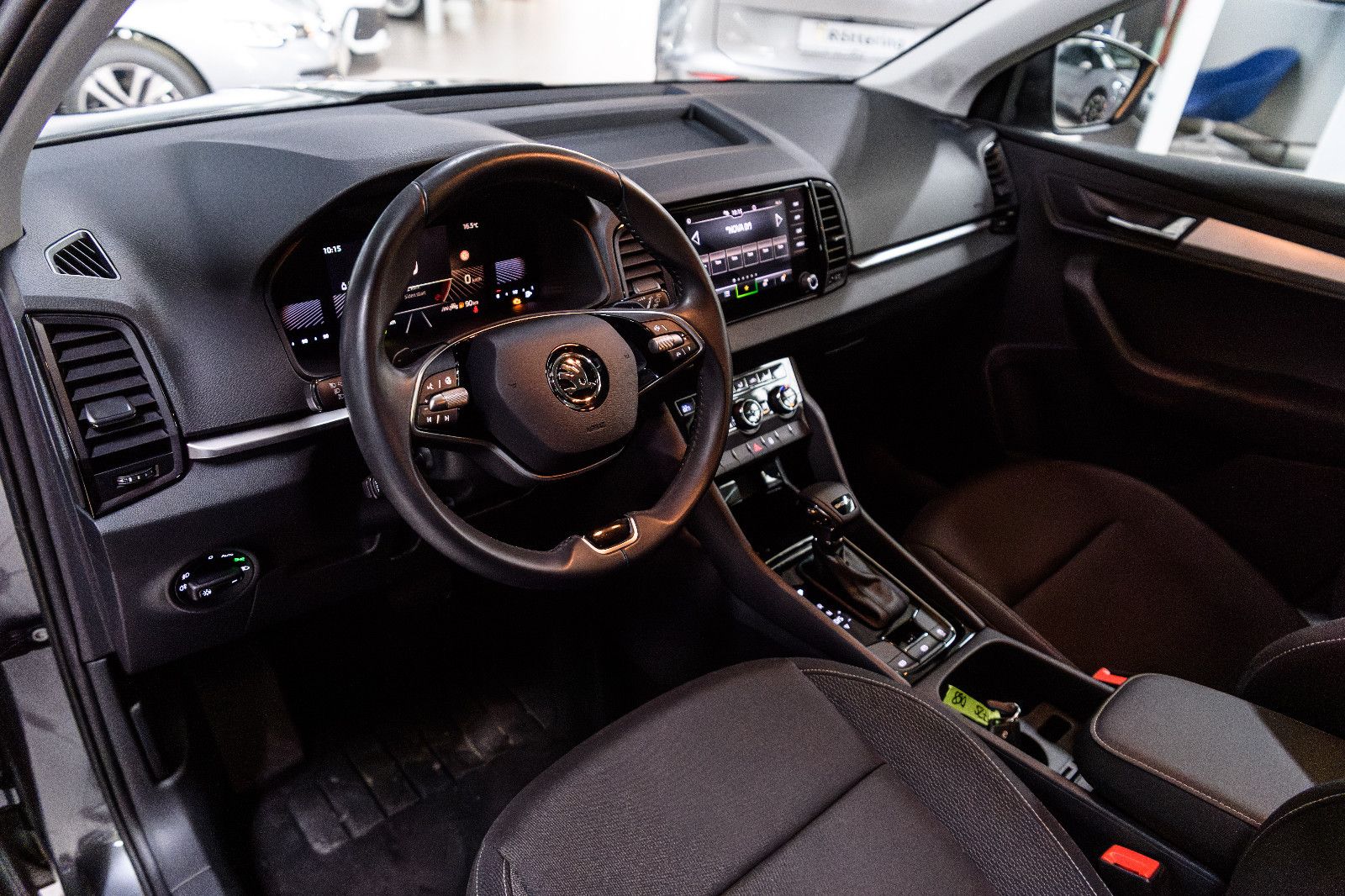 Fahrzeugabbildung SKODA Karoq Selection