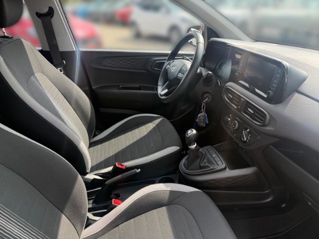 Fahrzeugabbildung Hyundai i10 1.0 Select +KIMA+NAVI+TEMPOMAT+RADIO+UVM+