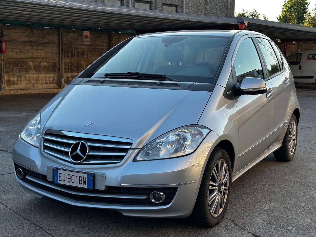 Mercedes-Benz A 180