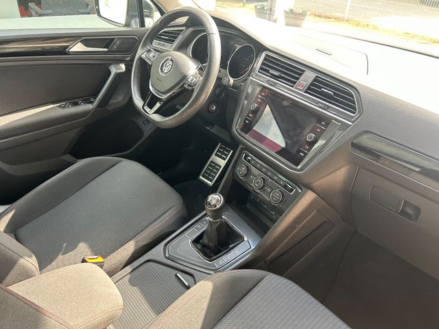Fahrzeugabbildung Volkswagen Tiguan Sound+Panorama+Navi+PDC+BT+SHZ+LED+1.Hand