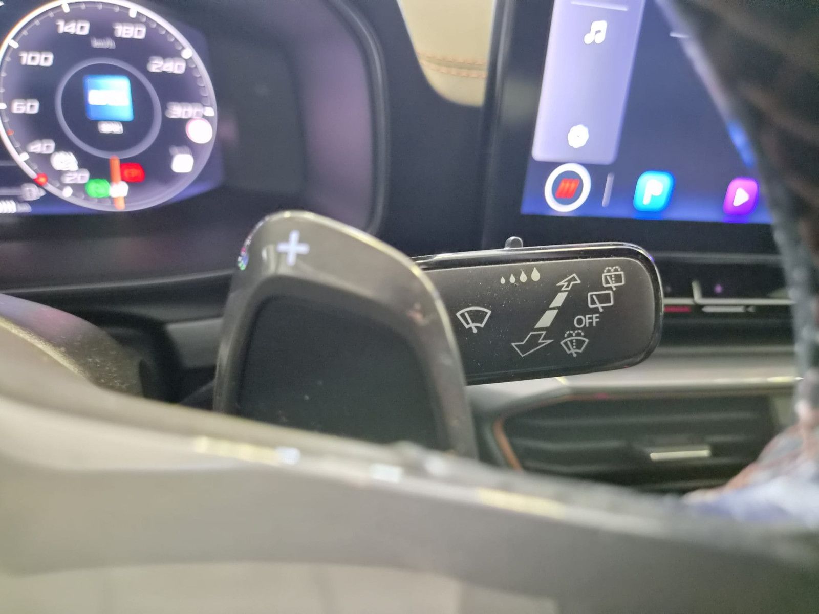 Fahrzeugabbildung CUPRA Formentor VZ e-Hybrid / GEPFLEGT / 1. HAND
