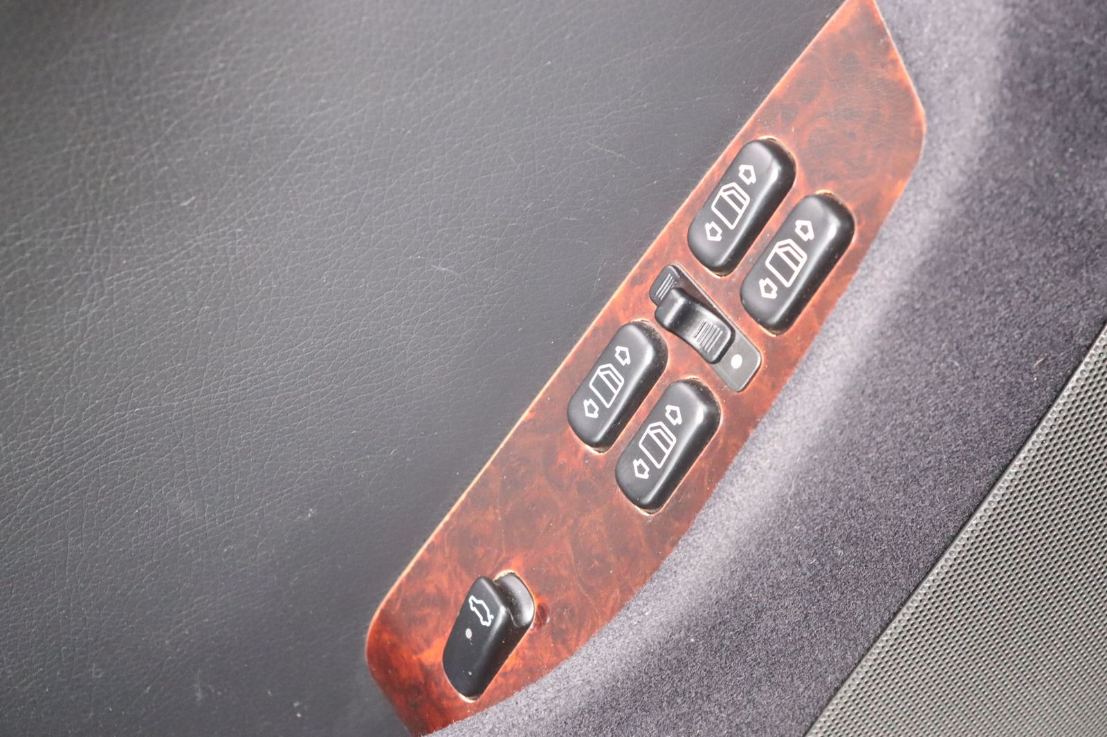 Fahrzeugabbildung Mercedes-Benz S 320 * Memory * Sitzhzg./-lüftung * PDC