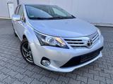 Toyota Avensis Combi 2,2-l-D-CAT Executive - gebrauchte Toyota Avensis aus dem Jahr 2013