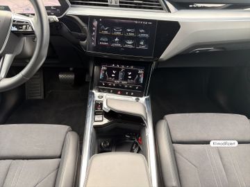 Audi Q8 e-tron - 11