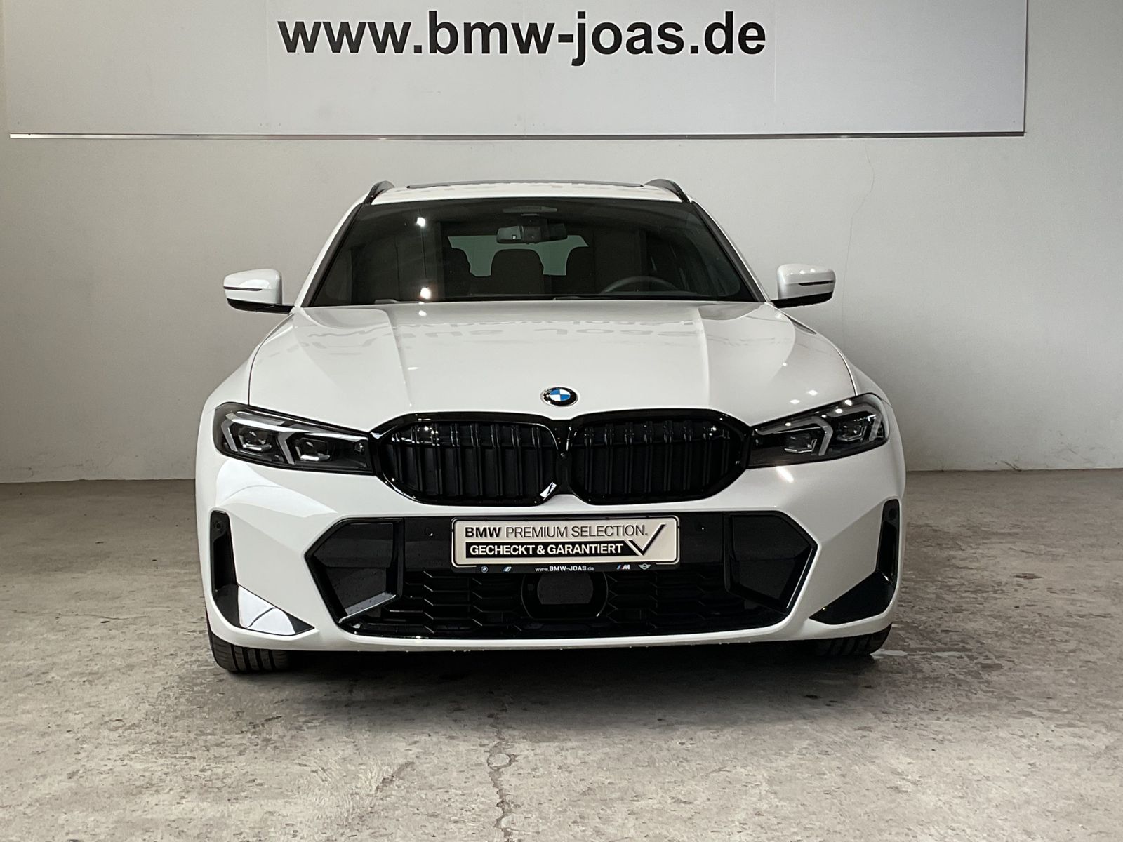 Fahrzeugabbildung BMW 330i xDrive | M Sportpaket pro | Panorama-Glasda