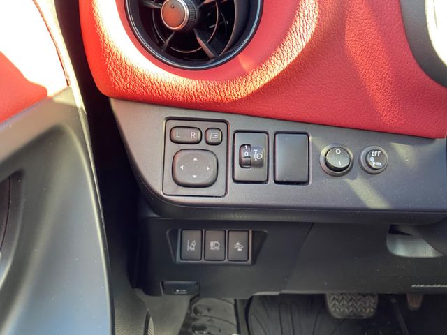 Toyota Yaris Hybrid Style Selection