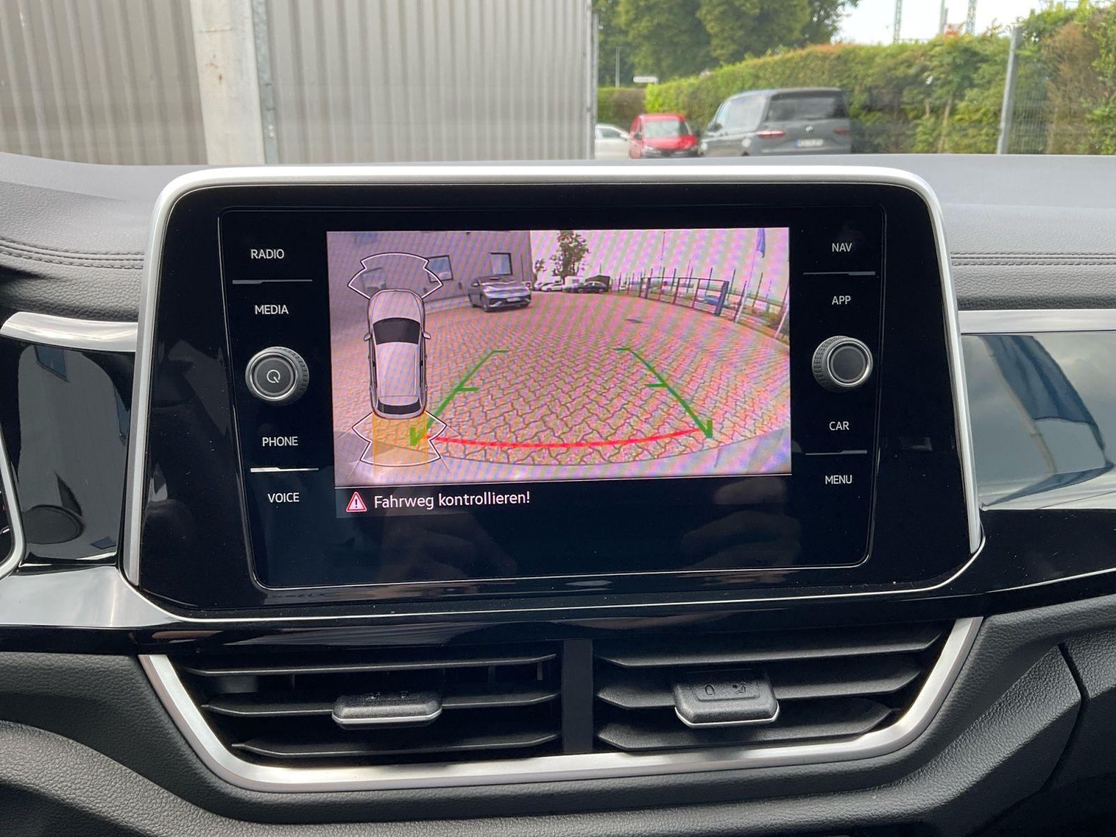 Volkswagen T-Roc R-Line 2.0 TDI DSG AHK Kamera Navi
