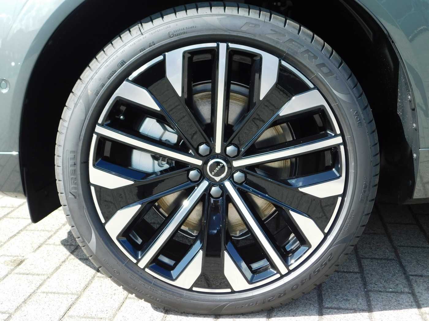 Fahrzeugabbildung Volvo XC60 Plug-In-Hybrid T8 AWD Plug-in Hybrid Ultra