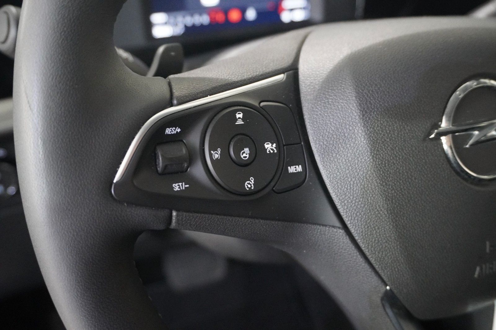 Fahrzeugabbildung Opel Mokka 1.2T ELEGANCE NAVI/LED/KAMERA/SH/SPORT/DAB