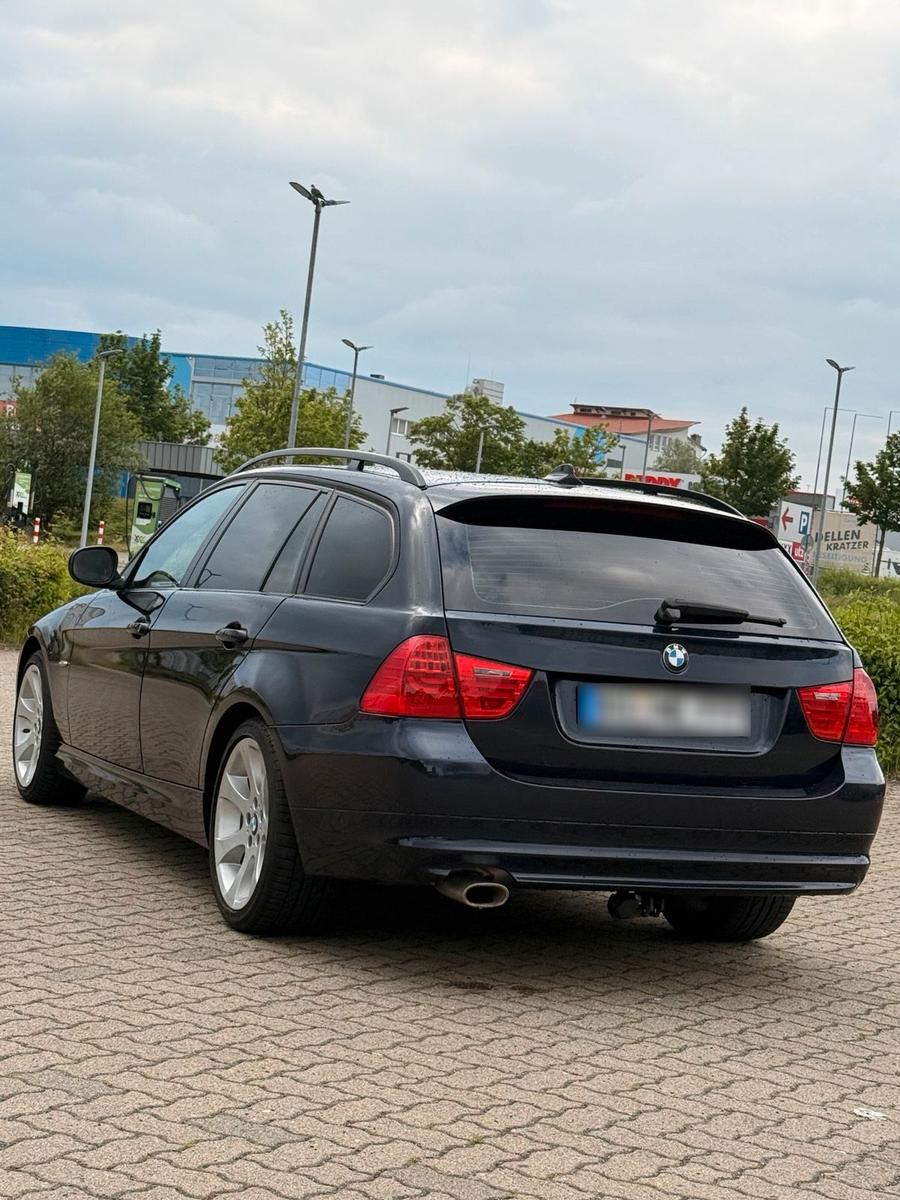 BMW 320 2009 — photo 10