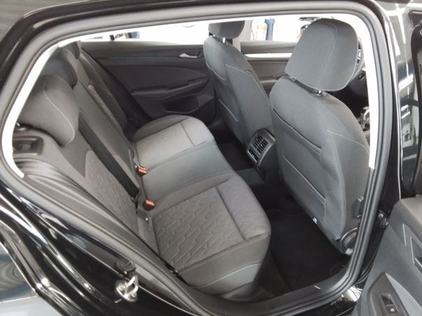 Fahrzeugabbildung Volkswagen Golf VIII TSI Life LED AHK Navi ACC PDC HUD