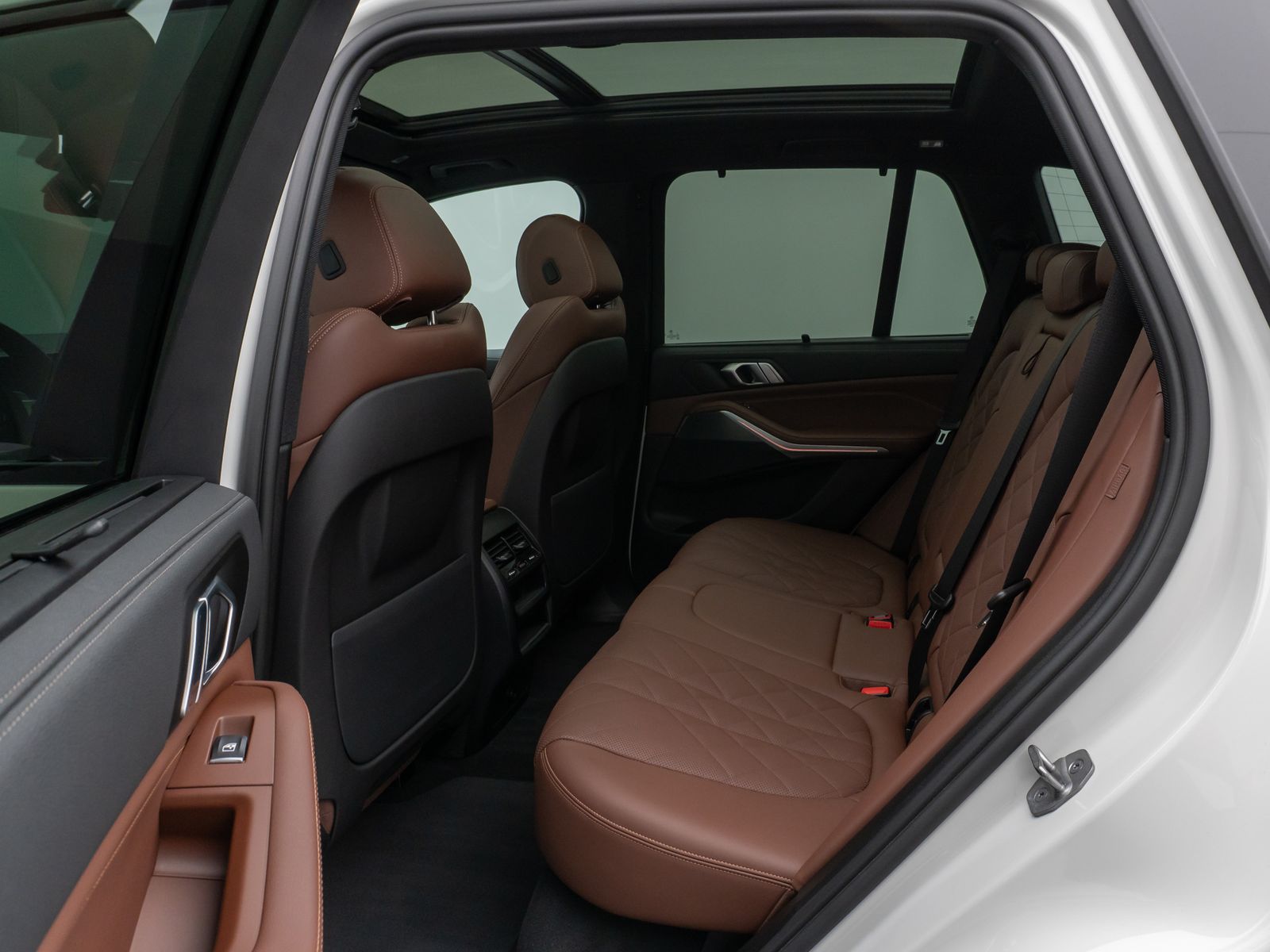 Fahrzeugabbildung BMW X5 xD30d M Sport Panoram Kamera HUD DAB HiFi 21"