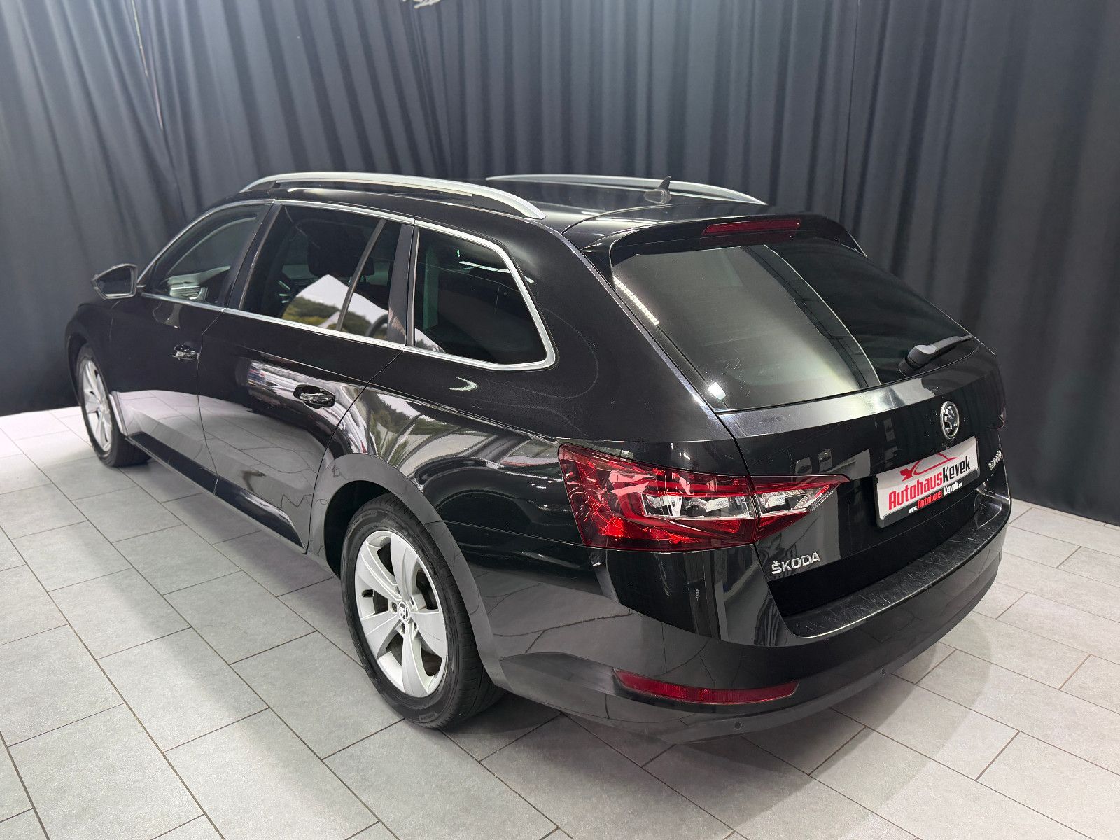 Fahrzeugabbildung SKODA Superb Combi Style |DSG|NAVI|MEMORY|ACC