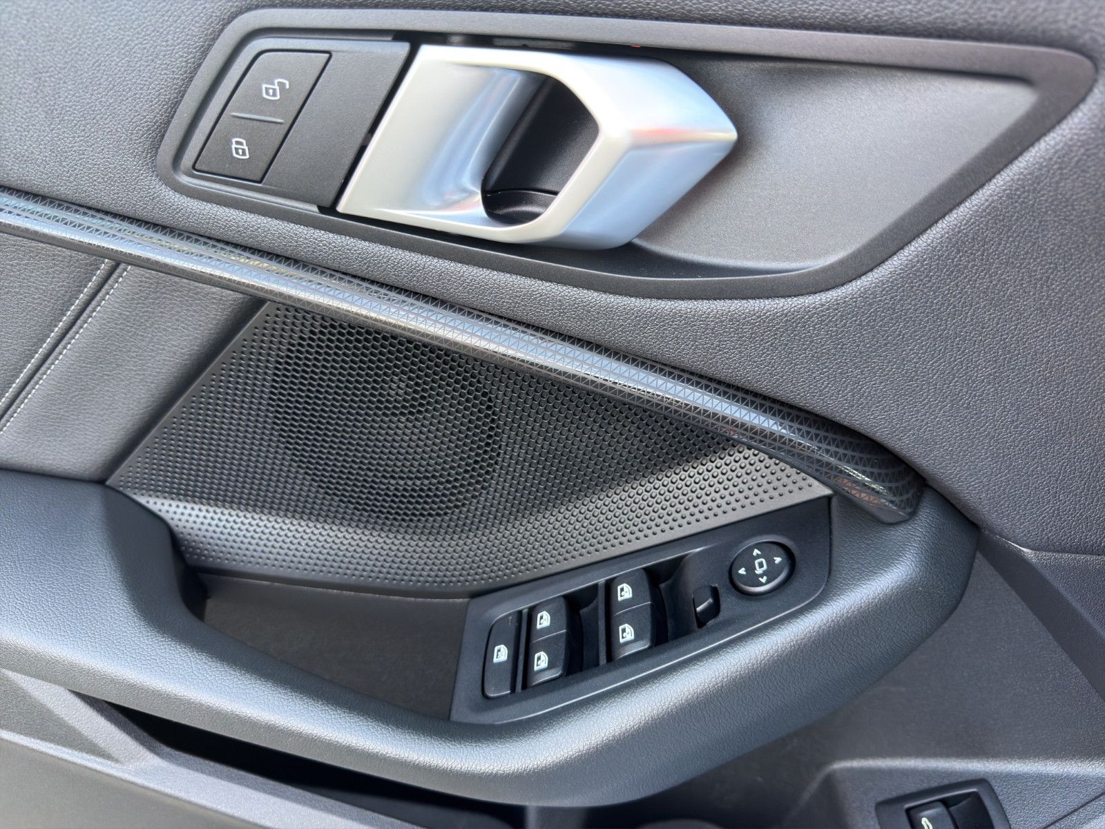 Fahrzeugabbildung BMW 116 i Sport Line/Winter Paket/Performance/Tempo