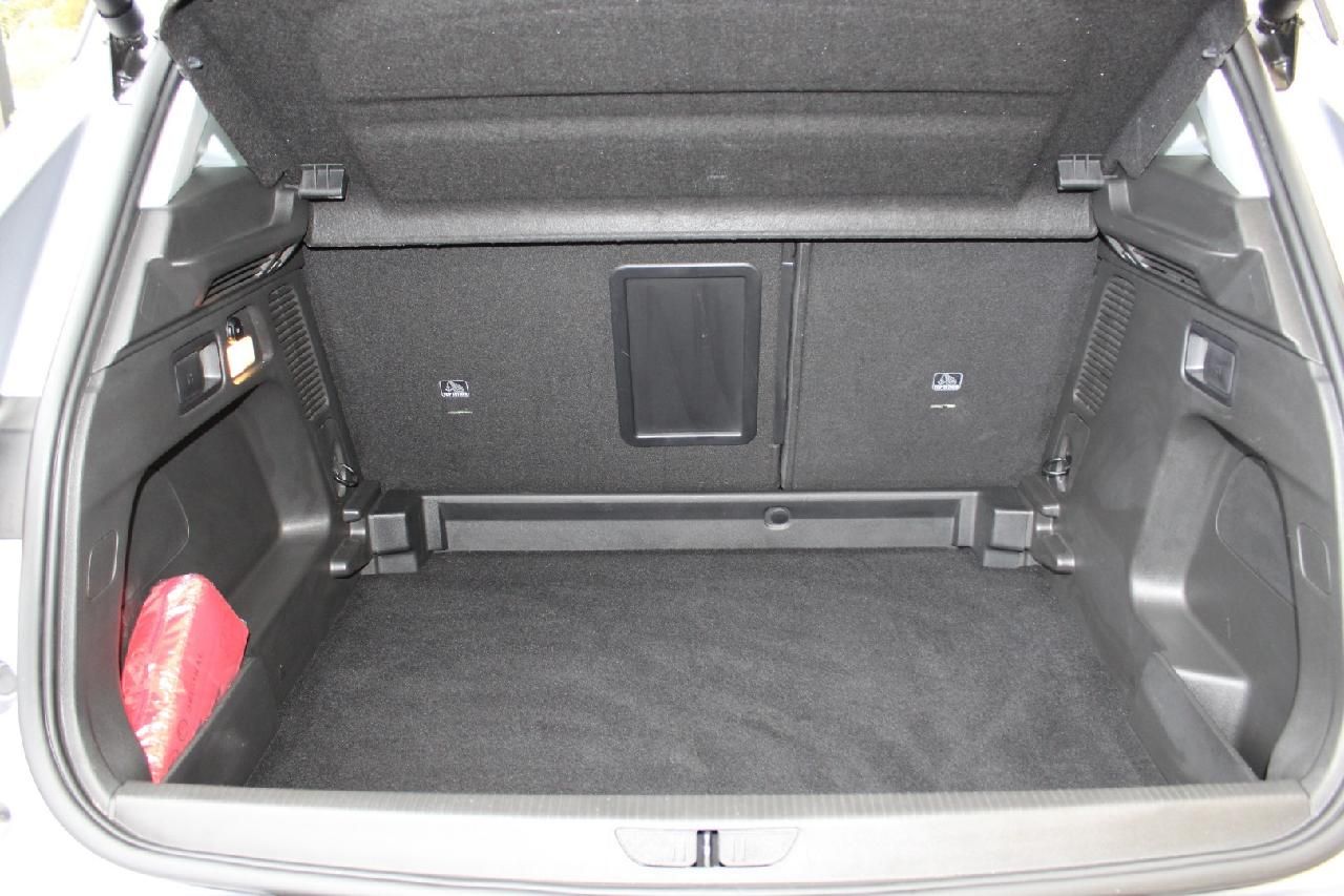 Fahrzeugabbildung Opel Grandland X 1.2T Elegance Automatik