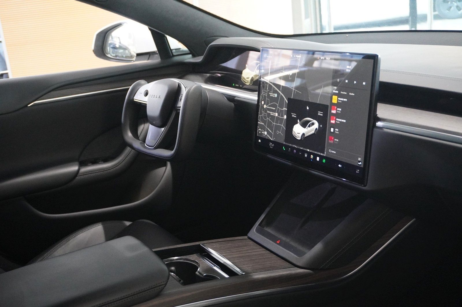 Fahrzeugabbildung Tesla Model S DUAL-MOTOR LONGRANGE NAVI/AMD/YOKE/LEDER