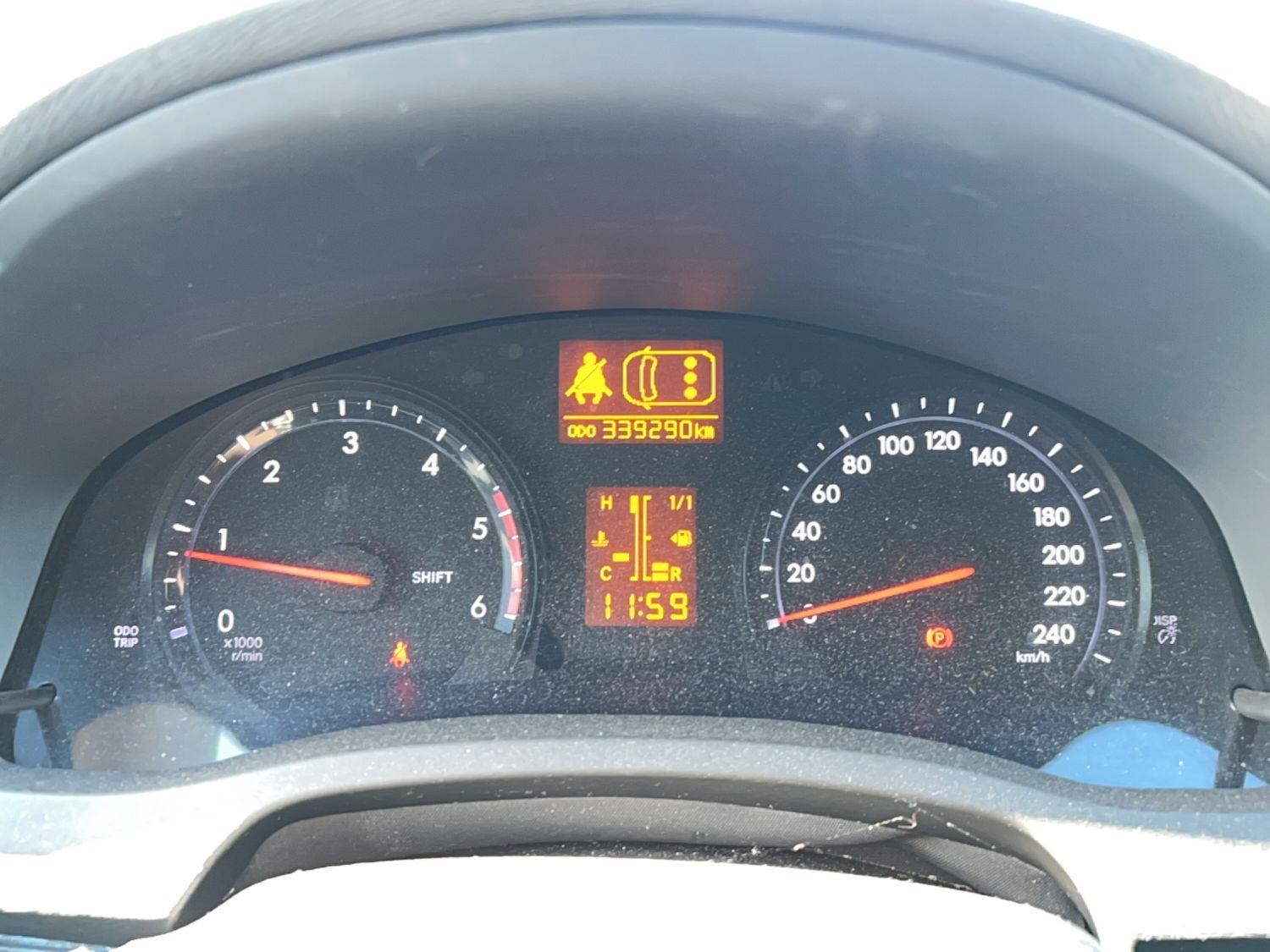 Toyota Avensis 2012 — photo 12