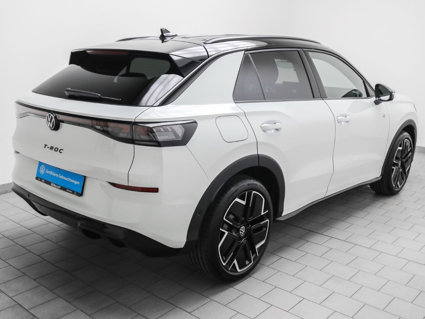 Volkswagen T-Roc R-Line 1.5 eTSI DSG Navi Kamera IQ.Light A foto 5