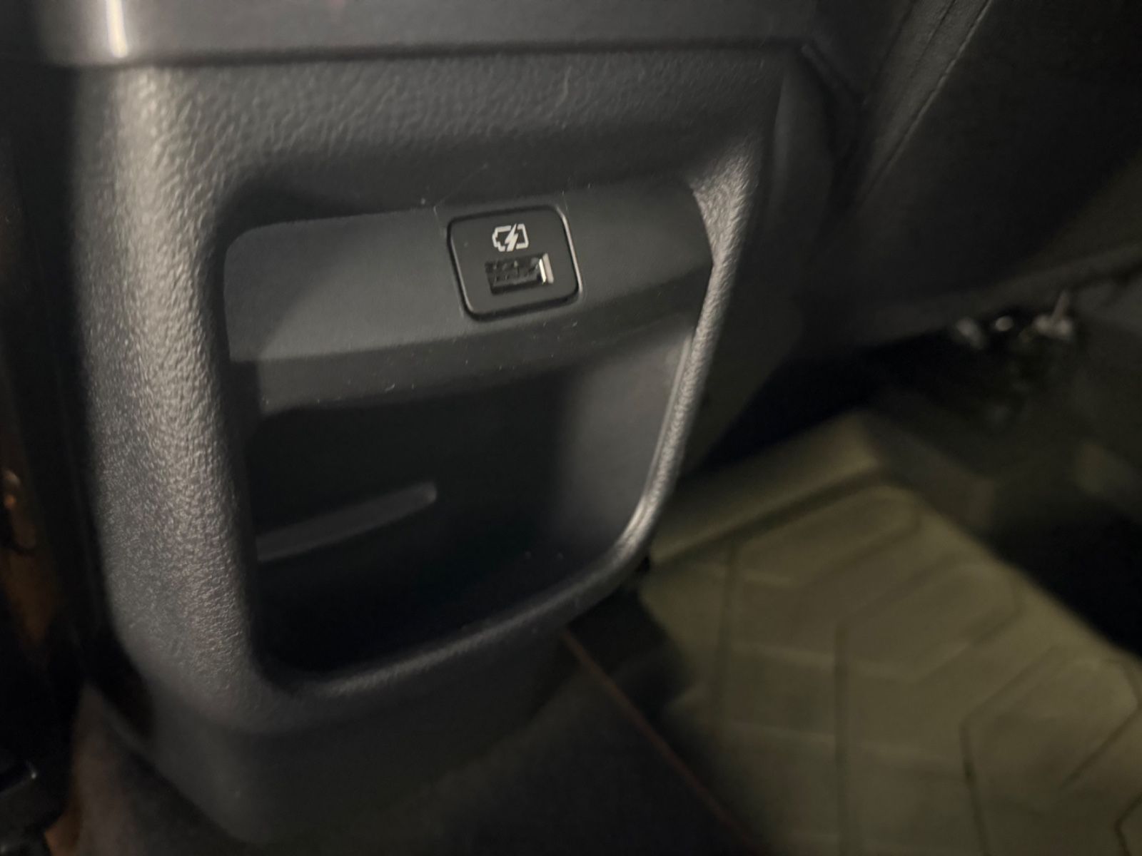 Fahrzeugabbildung Nissan Juke Hybrid N-Connecta-Klimaauto., beh.Frontsch.