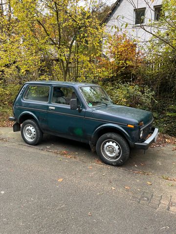 Lada Niva zu verkaufen