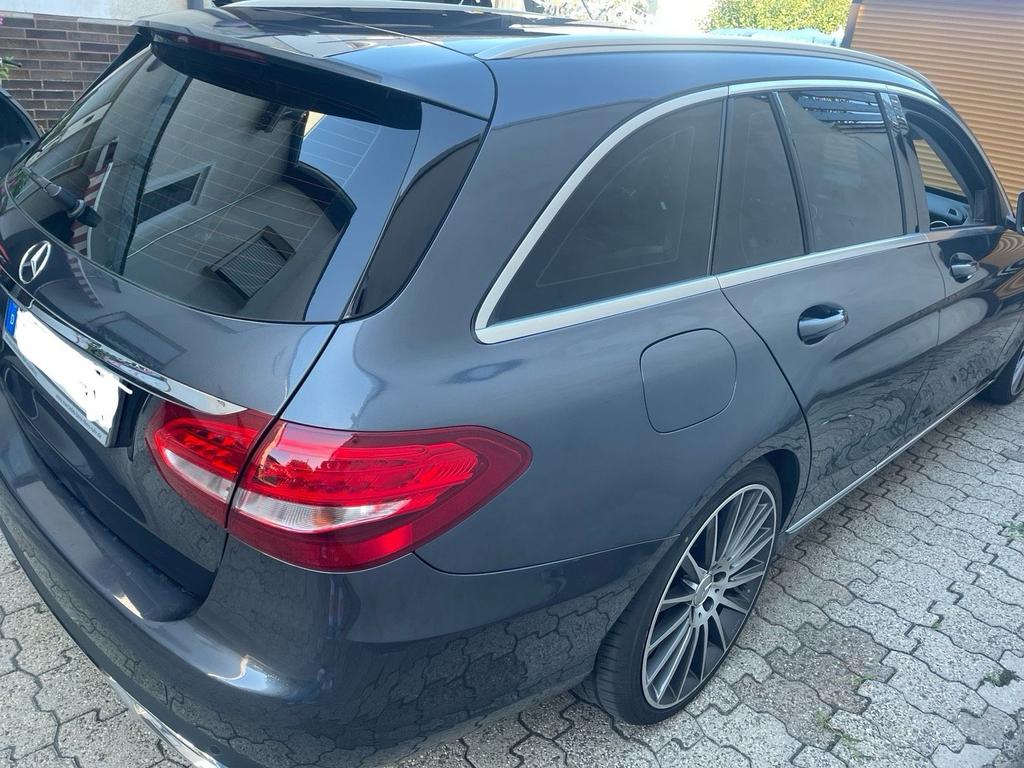 Mercedes-Benz C 220