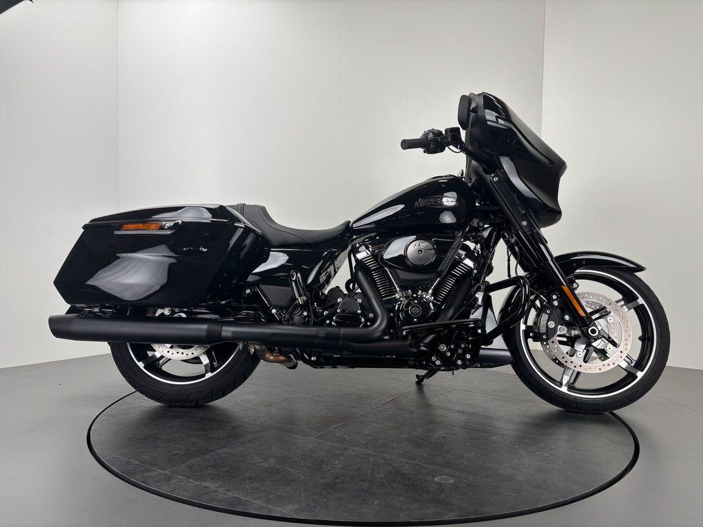 Fahrzeugabbildung Harley-Davidson STREET GLIDE FLHX *NEUWERTIGER ZUSTAND*