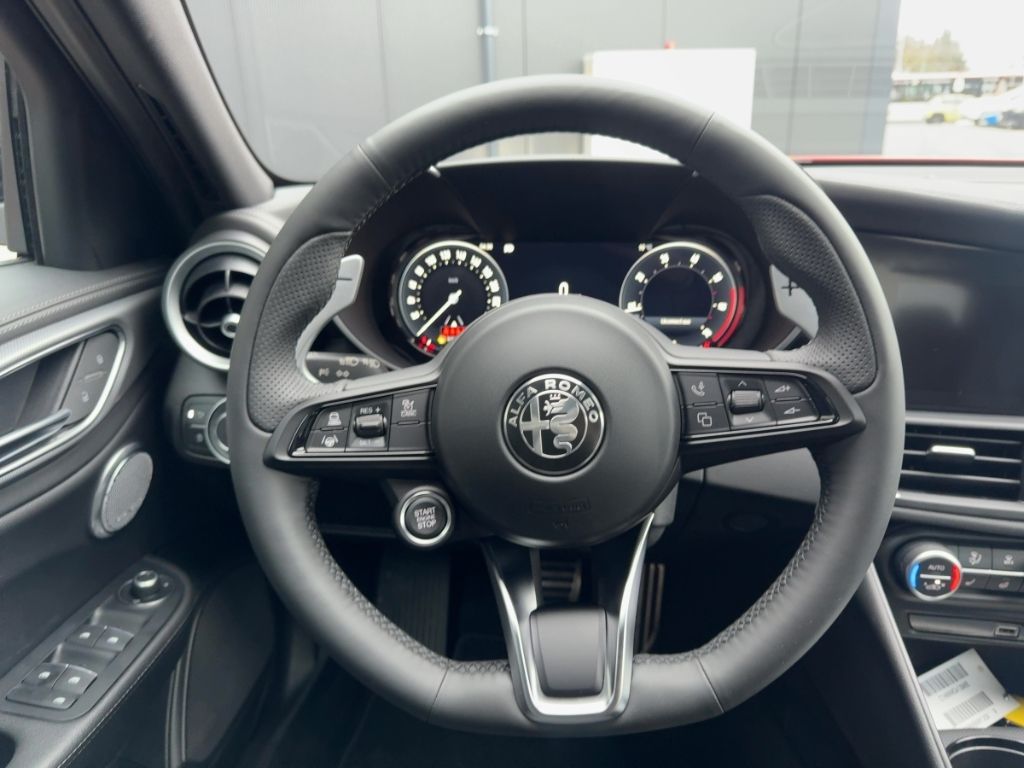 Fahrzeugabbildung Alfa Romeo Giulia Veloce Q4, Leder, Schiebedach, PDC, Rückf