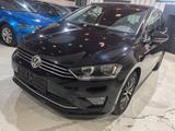 Volkswagen Golf Sportsvan VII Bremsen vorne +hinten neu - mit Benzin-Antrieb: Kleinbus