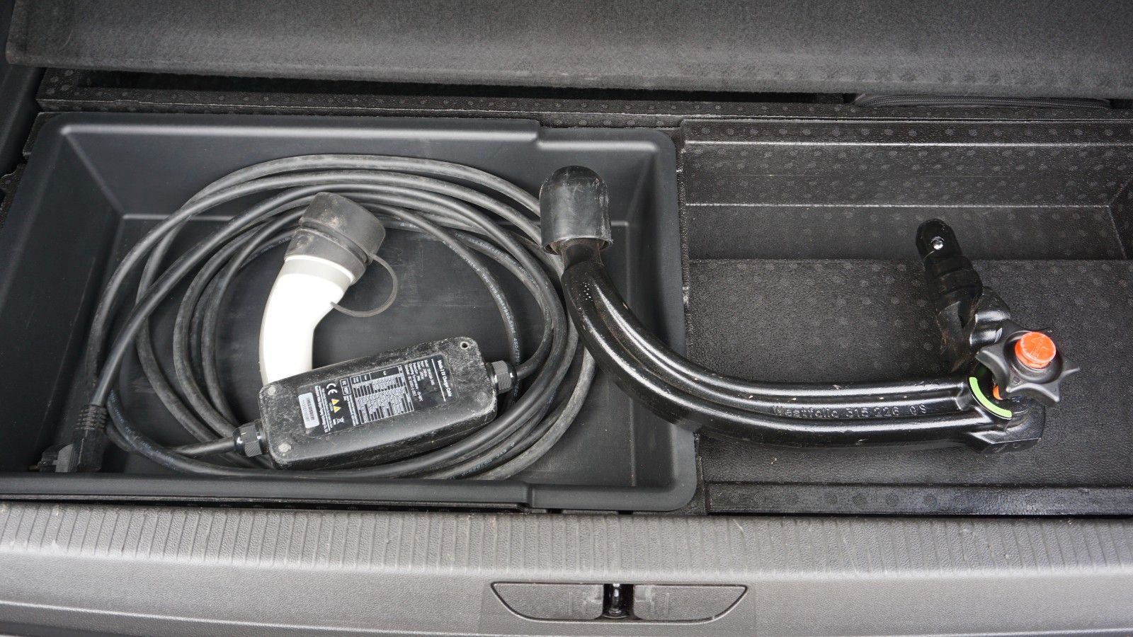 Fahrzeugabbildung Opel Grandland X Innovation Leder,Navi,LED,ACC,AHK