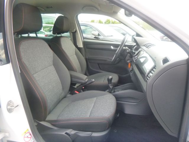 Fahrzeugabbildung Skoda Fabia Combi 1,0 TSI >NAV/LED/SHZ/PDC<