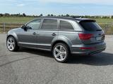 Audi V12 Paket Kamera ACC Totwinkel elktr. AHK - Audi Q7: V12