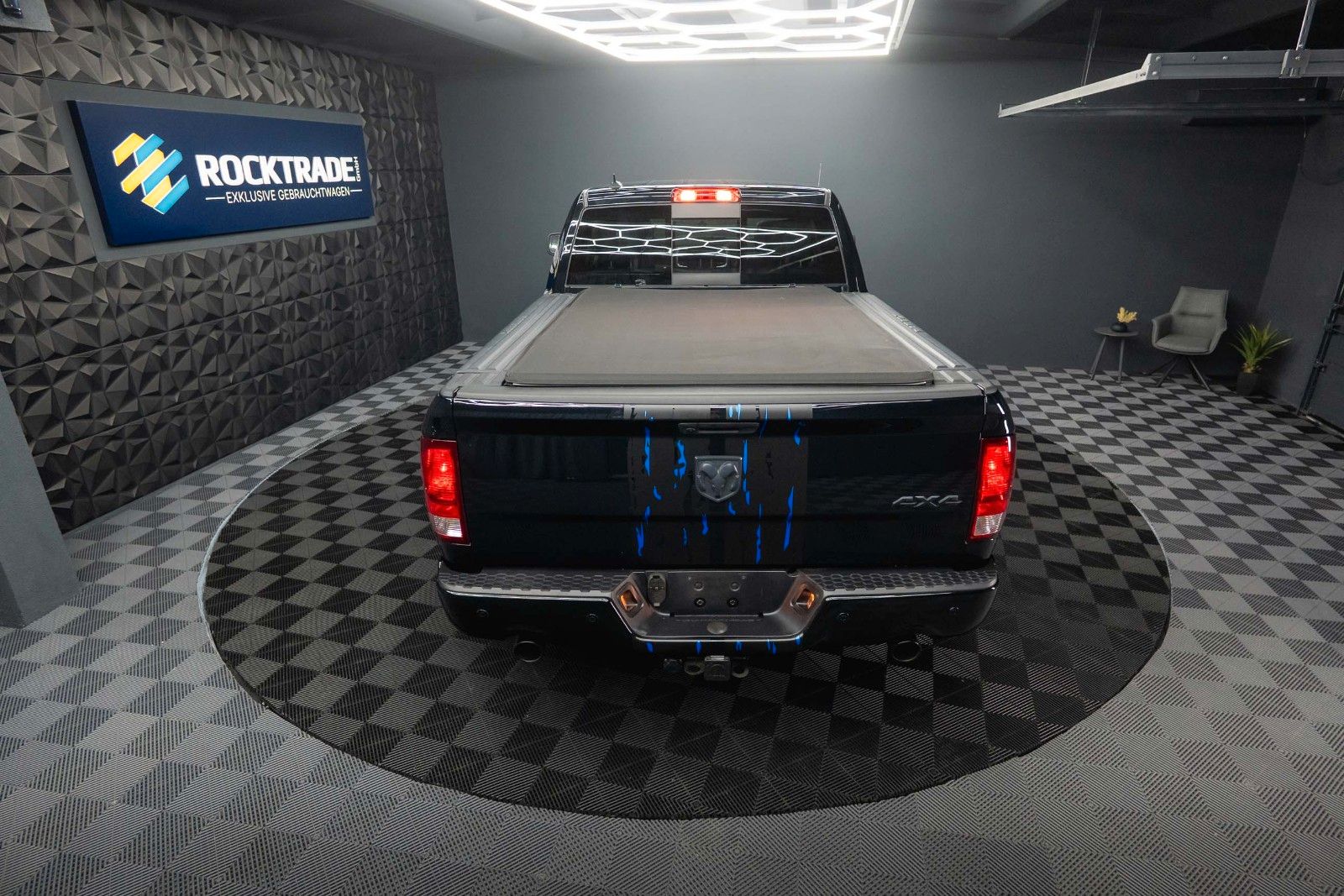 Fahrzeugabbildung Dodge RAM 5.7 V8 HEMI 4x4 OFFROAD Night LONGBED RAMBOX
